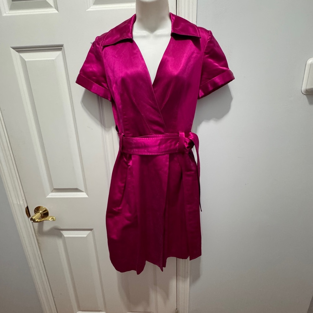 Diane Von Furstenberg Fuchsia Silk Blend Fabric wrap size 6 - Picture 4 of 5